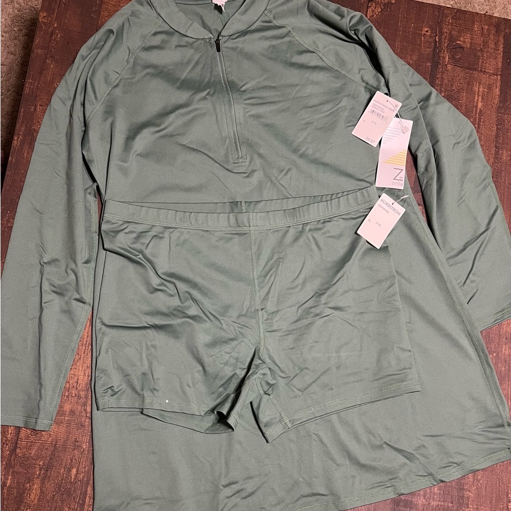Zella Green Long Sleeve Top and Shorts Set